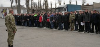 В Запорожье торжественно отправили будущих контрактников в учебные центры Вооруженных сил Украины. Фото