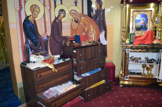 В Одессе ранее судимый пьяный мужчина устроил дебош в храме. Фото