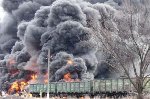 В Луганской области взорвались цистерны с топливом