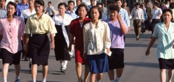 Жителям Кореи запретили носить сережки и джинсы