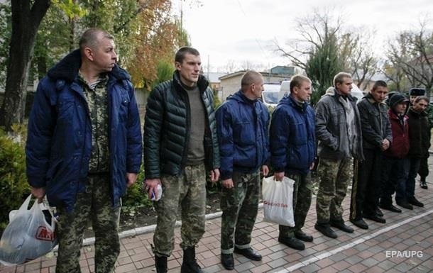На Донбассе остается более ста украинских пелнных