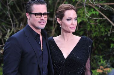 СМИ: Питт угрожает Анджелине Джоли разводом