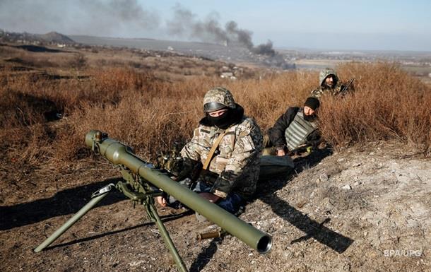 Украинские военные попали под обстрел у Авдеевки