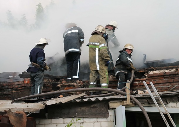 Пожар на складах в Харькове: есть погибший