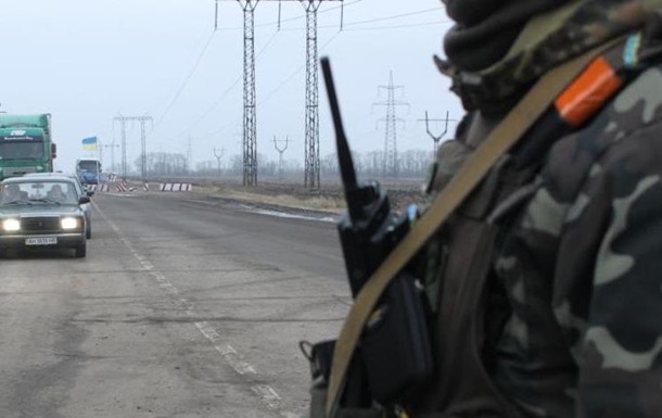 На блок-постах в Донбассе невероятные очереди