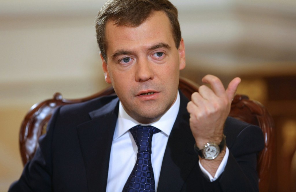 Сеть «взорвали» фотожабы на Медведева в Крыму