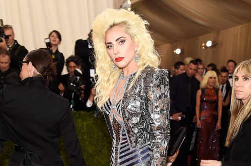 Леди Гага забыла надеть юбку на прием. Фото
