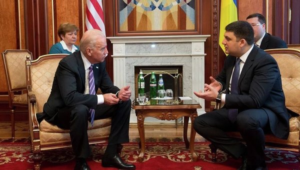 Гройсман обсудил украинские реформы с Байденом