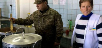 Украинская армия на передовой страдает от жары. Фото