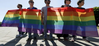 Политолог отметил успешность в освоении бюджетных средств за счет гей-парадов. Фото