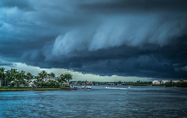 На Флориду надвигается шторм