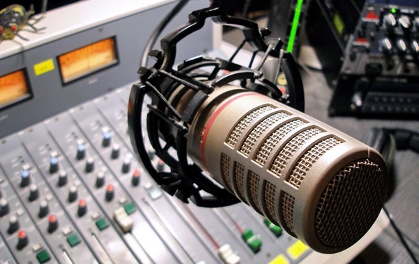Украинские радиостанции будут «крутить» гимн два раза в день