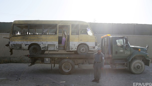Подрыв автобуса в Кабуле: погибли 14 человек. Фото