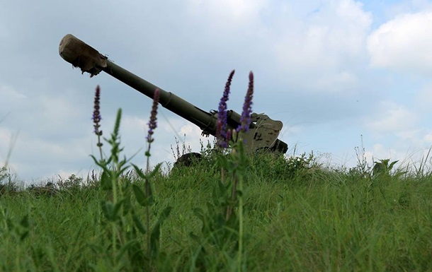 На Донбассе артиллерия усилила обстрелы
