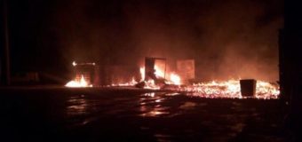 Из-за крупного пожара половина жителей Днепра осталась без света. Фото