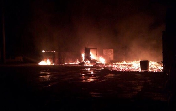 Из-за крупного пожара половина жителей Днепра осталась без света. Фото