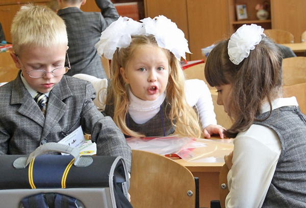 Украинских школьников будут разгружать от «лишней теории»