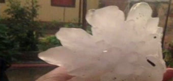 В Румынии с неба падали ледяные «куриные яйца». Фото