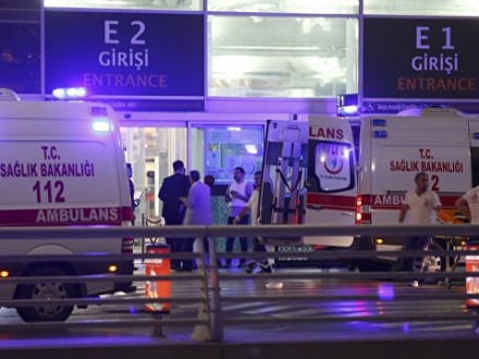 В аэропорту Стамбула погибли 36 человек