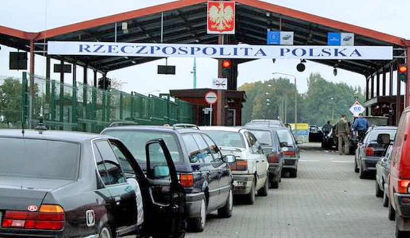 На польской границе застряли тысячи авто