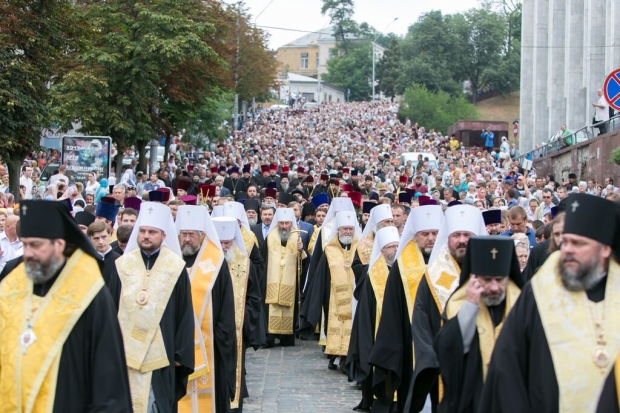 Шкиряк: в крестном ходе на Киев идут более тысячи человек