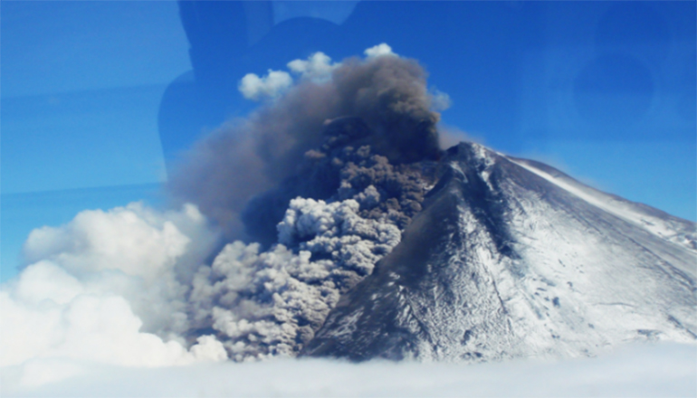 На Аляске ожидают извержение вулкана