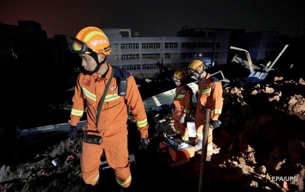 Из-за оползня в Китае погибло 35 человек