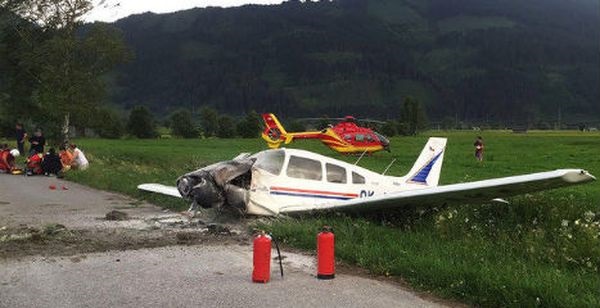 В Австрии после падения самолета чудом выжили пассажиры. Фото