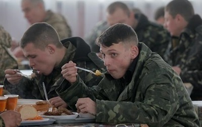 На Черниговщине солдат травили мясом со стафилококком