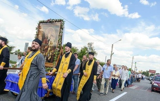 Участников крестного хода задержали за пропаганду «русского мира»