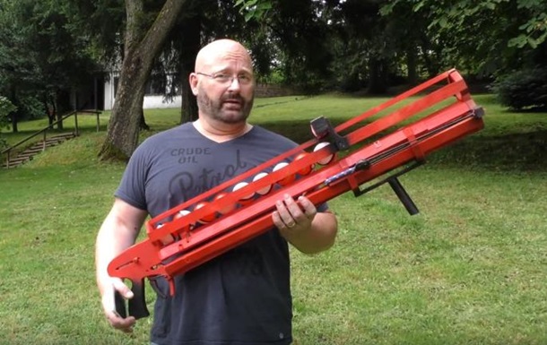 Немец сконструировал пушку для ловли покемонов. Видео