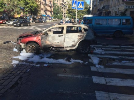 В центре Киева взорвался автомобиль