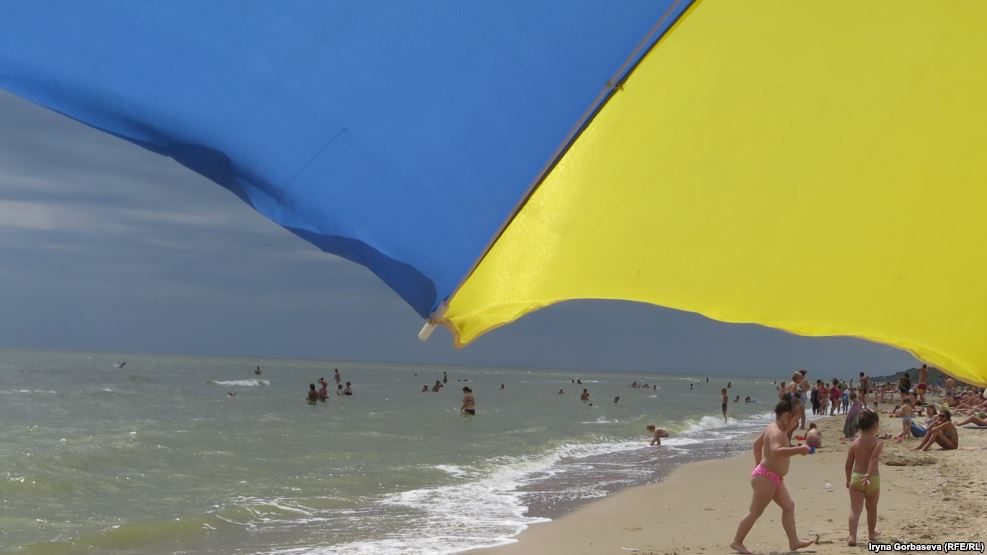 Ажиотаж на Азовском море: как отдыхают украинцы