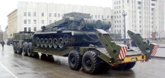 В Харькове мужчина попал под тягач с танком