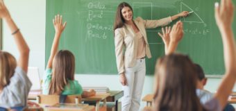 Около 4 тысяч украинских учителей могут лишиться работы