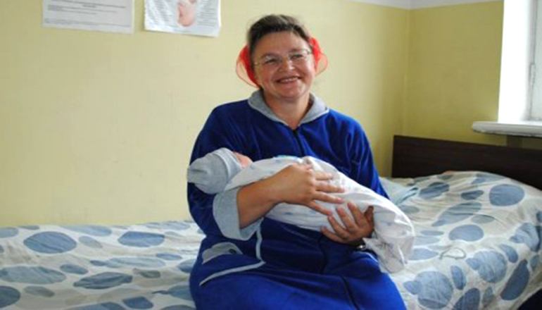 В Житомирской области 43-летняя женщина родила 16 ребёнка