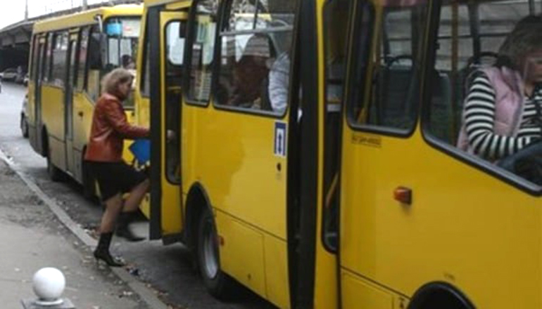 В Киеве маршрутчика наказали из-за инцидента с инвалидом