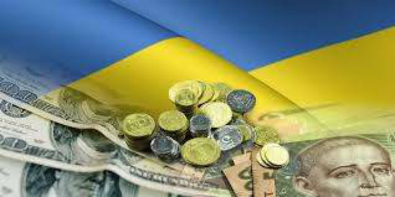 В бюджете Украины растет дыра