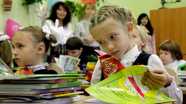 Скандал в сети: украинские школьники учат стихи во славу России. Фото