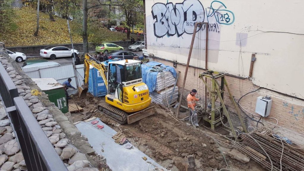 Скандальная стройка в центре Киева обрастает новыми подробностями. Фото