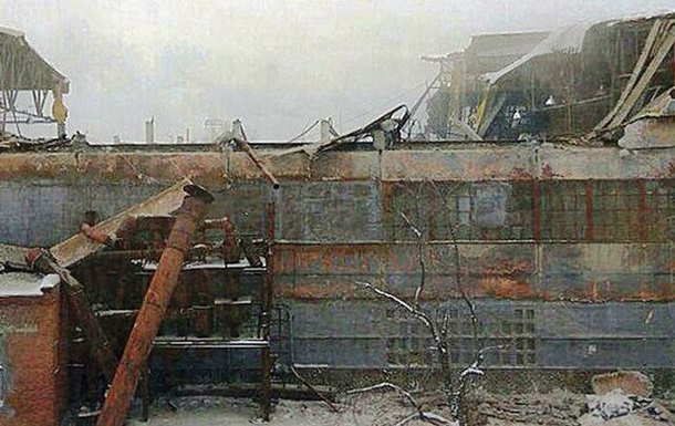 В РФ на заводе по производству Буков обвалилась крыша, есть погибшие. Видео