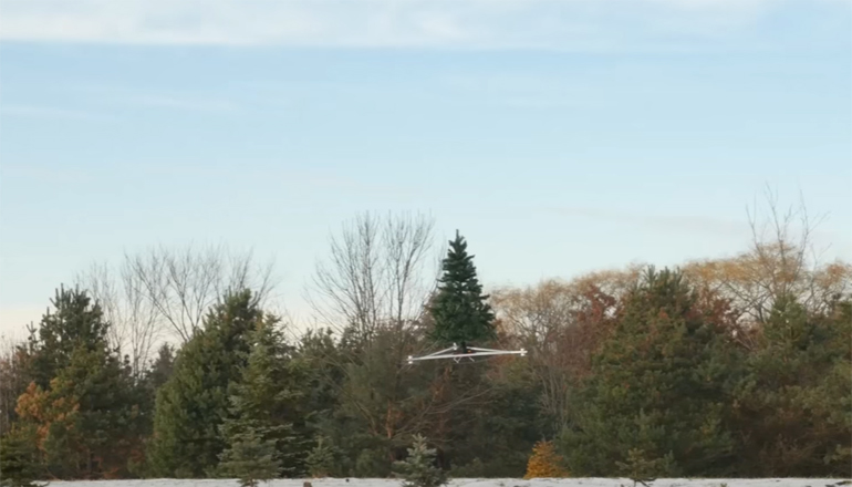 Американцы создали летающую дрон-ёлку. Фото