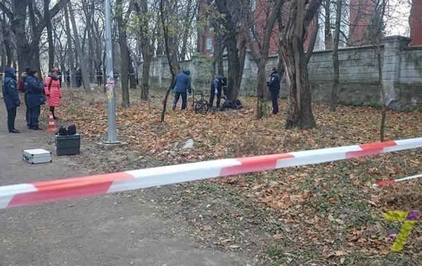 В центральном парке Одессы нашли обугленный труп
