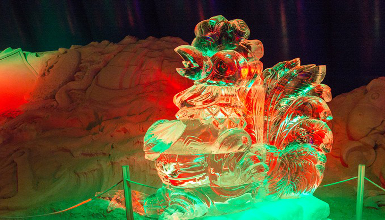 В Киеве открылась выставка ледяных скульптур. Фото