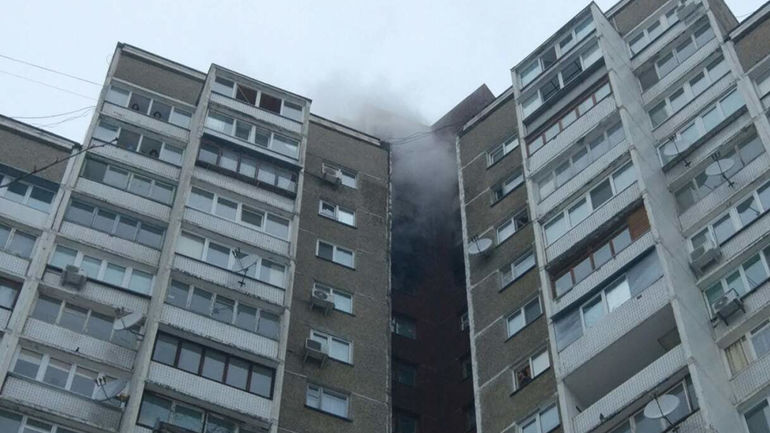 В Киеве в многоэтажке произошел масштабный пожар. Фото