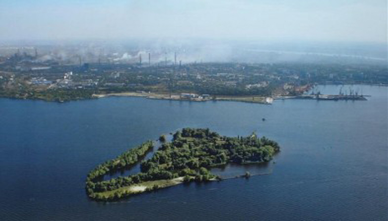 Декоммунизация: в Запорожье переименуют остров  и озеро имени Ленина
