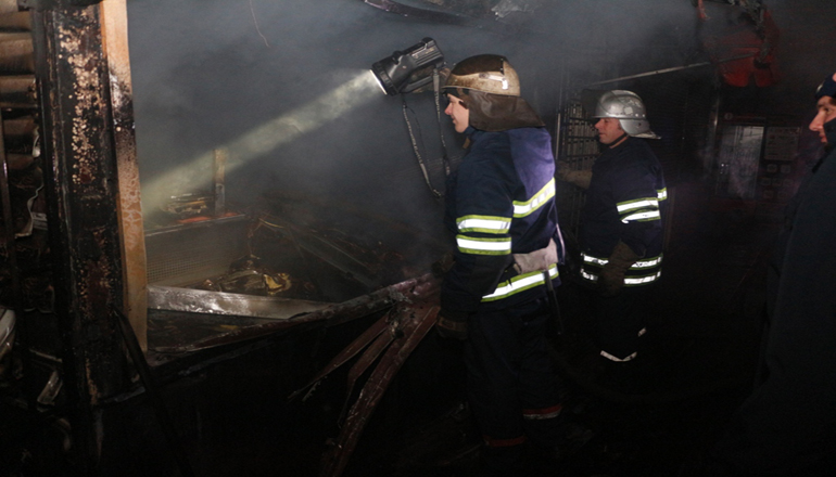 Пожар в Днепре: горели МАФы. Фото