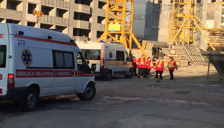 ЧП на киевской стройке: пострадали два человека