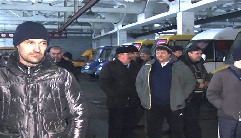 На Киевщине маршрутчики устроили забастовку