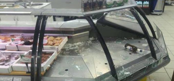 Во Львове псих с ножами устроил погром в супермаркетах